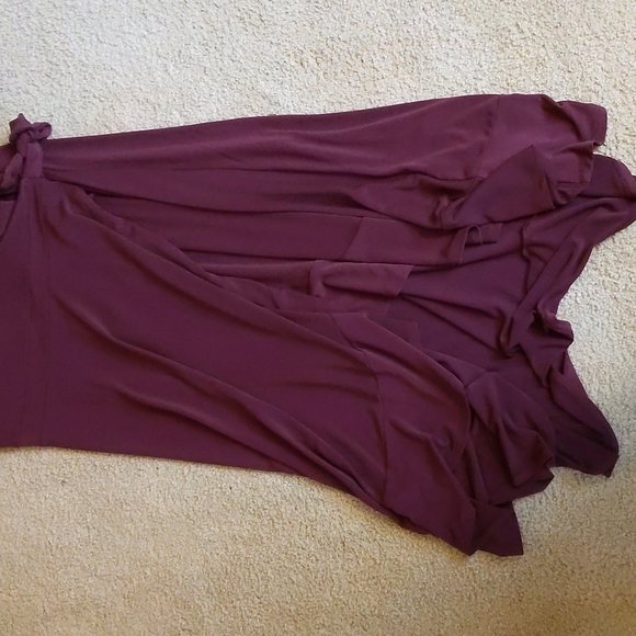 Motherhood Maternity Nursing Plum Full Wrap Dress with Ruffle Bottom Sz Large - Picture 5 of 8